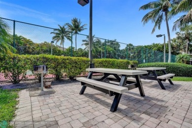 Welcome to this updated condo in Emerald Dunes, West Palm Beach on Emerald Dunes Golf Club in Florida - for sale on GolfHomes.com, golf home, golf lot
