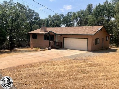 NEW PRICE! This charming single-level home has just been reduced on Pine Mountain Lake Country Club in California - for sale on GolfHomes.com, golf home, golf lot