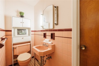 Dreaming of owning your own waterfront retreat?

Start your on Lake Shore Country Club - Lake Shore 1 in New York - for sale on GolfHomes.com, golf home, golf lot