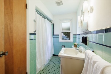 Dreaming of owning your own waterfront retreat?

Start your on Lake Shore Country Club - Lake Shore 1 in New York - for sale on GolfHomes.com, golf home, golf lot