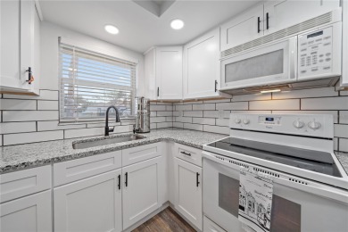 Beautifully Updated Home in Prime Venice Location - Close to on Jacaranda West Country Club in Florida - for sale on GolfHomes.com, golf home, golf lot