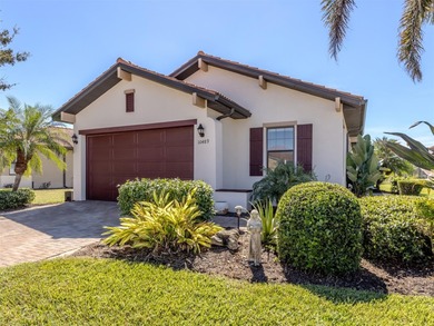 This meticulously maintained, WCI-built residence nestled in the on Sarasota National Golf Club in Florida - for sale on GolfHomes.com, golf home, golf lot