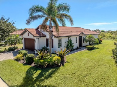 This meticulously maintained, WCI-built residence nestled in the on Sarasota National Golf Club in Florida - for sale on GolfHomes.com, golf home, golf lot