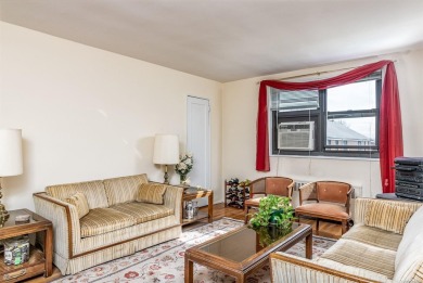 This charming Three-bedroom upper apartment is located in on Clearview Park Golf Course in New York - for sale on GolfHomes.com, golf home, golf lot