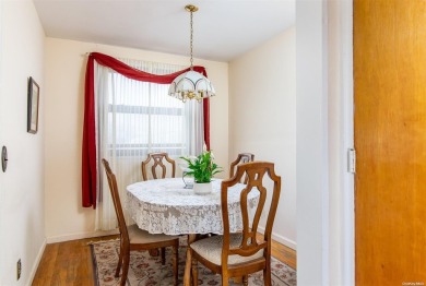 This charming Three-bedroom upper apartment is located in on Clearview Park Golf Course in New York - for sale on GolfHomes.com, golf home, golf lot