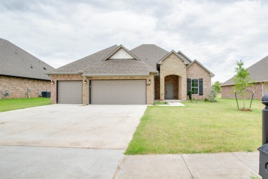 Welcome home!! This 2235 Sqft Apple floorplan offers 4 bedrooms on Pheasant Run in Oklahoma - for sale on GolfHomes.com, golf home, golf lot