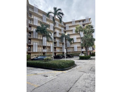 PRICE REDUCED! PRIME AVENTURA LOCATION. PRICELESS VIEWS FROM on Turnberry Isle Resort and Club in Florida - for sale on GolfHomes.com, golf home, golf lot