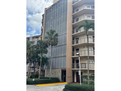 PRICE REDUCED! PRIME AVENTURA LOCATION. PRICELESS VIEWS FROM on Turnberry Isle Resort and Club in Florida - for sale on GolfHomes.com, golf home, golf lot