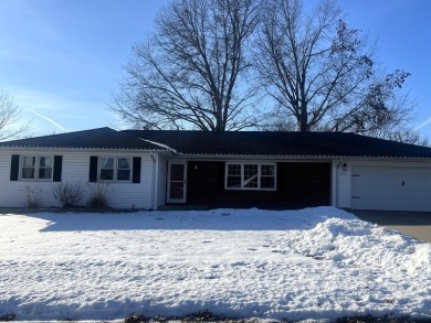 This nice updated 3 bedroom, 2.5 bath ranch home is one you on Chillicothe Country Club in Missouri - for sale on GolfHomes.com, golf home, golf lot