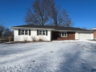 This nice updated 3 bedroom, 2.5 bath ranch home is one you on Chillicothe Country Club in Missouri - for sale on GolfHomes.com, golf home, golf lot