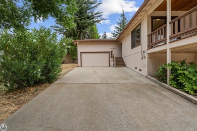 Spacious and Inviting Mountain Home Retreat near beaches and on Pine Mountain Lake Country Club in California - for sale on GolfHomes.com, golf home, golf lot