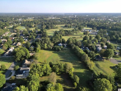 Elegant executive home overlooking Mayfield Graves County on Mayfield-Graves Country Club in Kentucky - for sale on GolfHomes.com, golf home, golf lot