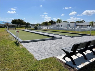 CLEAN, CRISP and FRESHLY PAINTED CORNER UNIT! This condo is on Myerlee Country Club in Florida - for sale on GolfHomes.com, golf home, golf lot