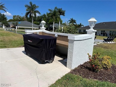 CLEAN, CRISP and FRESHLY PAINTED CORNER UNIT! This condo is on Myerlee Country Club in Florida - for sale on GolfHomes.com, golf home, golf lot
