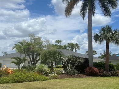 CLEAN, CRISP and FRESHLY PAINTED CORNER UNIT! This condo is on Myerlee Country Club in Florida - for sale on GolfHomes.com, golf home, golf lot