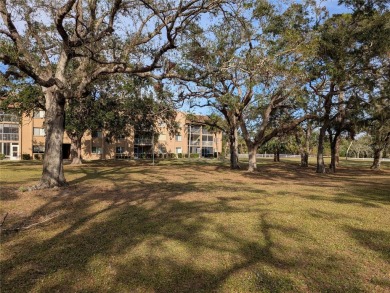 METICULIOUSLY MAINTAINED CONDO IN GLEN OAKS GARDEN. QUIET SECOND on Bobby Jones Golf Club in Florida - for sale on GolfHomes.com, golf home, golf lot