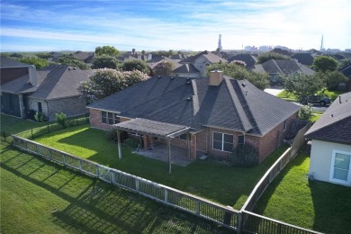 WOW! REDUCED! THIS IS AN AMAZING DEAL! 4 BEDS 2 BATHS PLUS A on Northshore Country Club in Texas - for sale on GolfHomes.com, golf home, golf lot