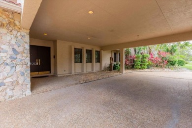 UNIQUE SINGLE FAMILY HOME 4 BEDROOMS/3.5 BATHROOMS IN PALM AIRE on Oaks Country Club in Florida - for sale on GolfHomes.com, golf home, golf lot