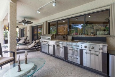 UNIQUE SINGLE FAMILY HOME 4 BEDROOMS/3.5 BATHROOMS IN PALM AIRE on Oaks Country Club in Florida - for sale on GolfHomes.com, golf home, golf lot