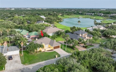 Beautifully maintained inside and out! 3/2/2.5. Split Bedrooms on Rockport Country Club in Texas - for sale on GolfHomes.com, golf home, golf lot
