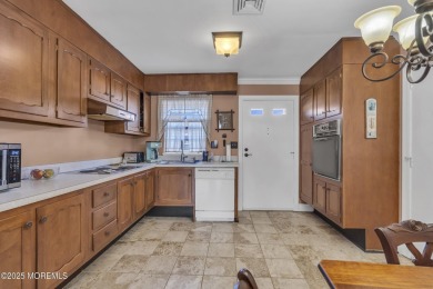 This popular Baronet is in move in condition. Situated one block on Greenbriar Woodlands in New Jersey - for sale on GolfHomes.com, golf home, golf lot