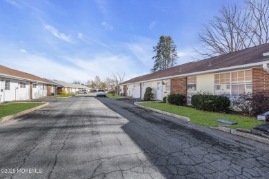 This popular Baronet is in move in condition. Situated one block on Greenbriar Woodlands in New Jersey - for sale on GolfHomes.com, golf home, golf lot