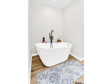 PRICED BELOW APPRAISAL VALUE! SELLER TO PAY HIDEAWAY INITIATION on Hide-A-Way Lake Golf Course in Texas - for sale on GolfHomes.com, golf home, golf lot
