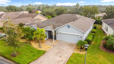 Ideal as a perfect first home, vacation home or an excellent on Stonegate Golf Club in Florida - for sale on GolfHomes.com, golf home, golf lot