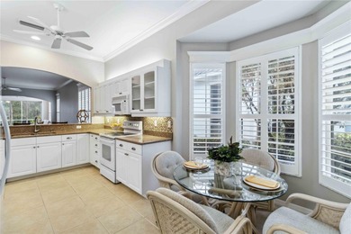 LAKE VIEWS-Discover the perfect blend of comfort and convenience on Plantation Golf and Country Club in Florida - for sale on GolfHomes.com, golf home, golf lot