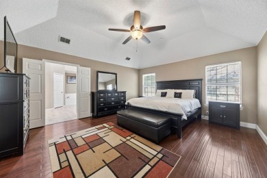 Spacious 4 bed, 3 bath, 3,134 sqft home tucked in a quiet on Green Tree Country Club in Texas - for sale on GolfHomes.com, golf home, golf lot
