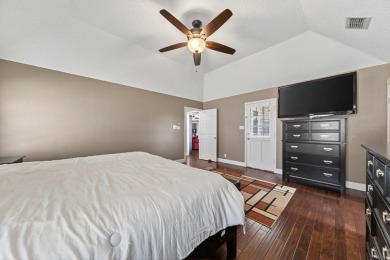 Spacious 4 bed, 3 bath, 3,134 sqft home tucked in a quiet on Green Tree Country Club in Texas - for sale on GolfHomes.com, golf home, golf lot