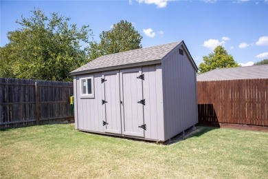 Discover the perfect practicality in this exquisite home located on Crimson Creek Golf Club in Oklahoma - for sale on GolfHomes.com, golf home, golf lot