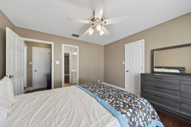Spacious 4 bed, 3 bath, 3,134 sqft home tucked in a quiet on Green Tree Country Club in Texas - for sale on GolfHomes.com, golf home, golf lot