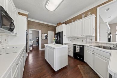 Spacious 4 bed, 3 bath, 3,134 sqft home tucked in a quiet on Green Tree Country Club in Texas - for sale on GolfHomes.com, golf home, golf lot