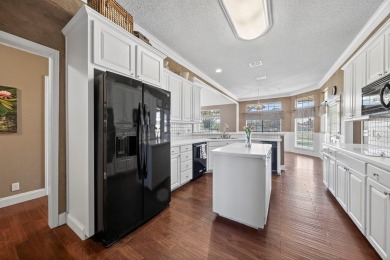 Spacious 4 bed, 3 bath, 3,134 sqft home tucked in a quiet on Green Tree Country Club in Texas - for sale on GolfHomes.com, golf home, golf lot