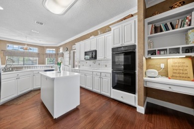 Spacious 4 bed, 3 bath, 3,134 sqft home tucked in a quiet on Green Tree Country Club in Texas - for sale on GolfHomes.com, golf home, golf lot