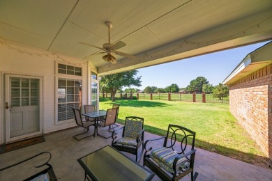 Spacious 4 bed, 3 bath, 3,134 sqft home tucked in a quiet on Green Tree Country Club in Texas - for sale on GolfHomes.com, golf home, golf lot