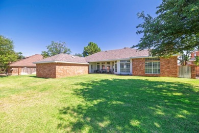 Spacious 4 bed, 3 bath, 3,134 sqft home tucked in a quiet on Green Tree Country Club in Texas - for sale on GolfHomes.com, golf home, golf lot