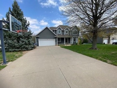 This well-maintained 4-bedroom, 3.5-bathroom home is located in on Bellevue Golf and Country Club in Kansas - for sale on GolfHomes.com, golf home, golf lot