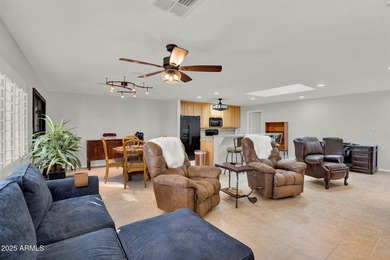Beautifully maintained 2-bed, 2-bath home in the heart of on Ahwatukee Country Club in Arizona - for sale on GolfHomes.com, golf home, golf lot