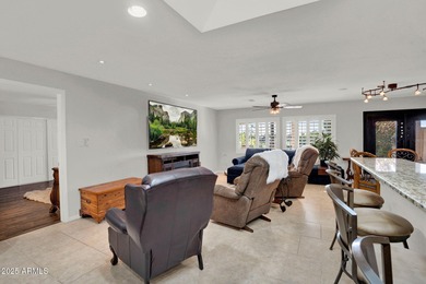 Beautifully maintained 2-bed, 2-bath home in the heart of on Ahwatukee Country Club in Arizona - for sale on GolfHomes.com, golf home, golf lot