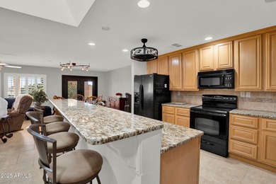 Beautifully maintained 2-bed, 2-bath home in the heart of on Ahwatukee Country Club in Arizona - for sale on GolfHomes.com, golf home, golf lot