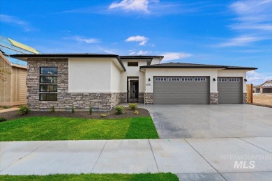 This home comes with an interest rate as low as 4.5%, courtesy on SpurWing Country Club in Idaho - for sale on GolfHomes.com, golf home, golf lot
