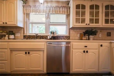 Welcome to Lakeview Drive! This 3 bed, 3 bath home sits right on on  in Oklahoma - for sale on GolfHomes.com, golf home, golf lot