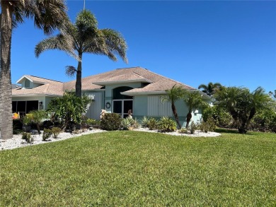 ROTONDA WEST PINEHURST - Lakefront Pool Home on oversized on Pinemoor West Golf Club in Florida - for sale on GolfHomes.com, golf home, golf lot