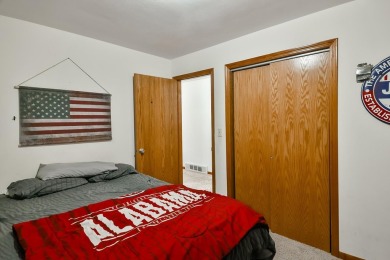 Welcome to this adorable home, waiting for a new owner!  Close on Sandy Hollow Golf Course in Illinois - for sale on GolfHomes.com, golf home, golf lot