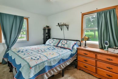 Welcome to this adorable home, waiting for a new owner!  Close on Sandy Hollow Golf Course in Illinois - for sale on GolfHomes.com, golf home, golf lot