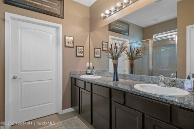 Beautiful Hernando Oaks Golf and Country Club. 2 bedroom plus a on Hernando Oaks Golf and Country Club in Florida - for sale on GolfHomes.com, golf home, golf lot