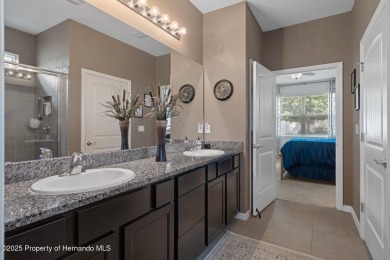 Beautiful Hernando Oaks Golf and Country Club. 2 bedroom plus a on Hernando Oaks Golf and Country Club in Florida - for sale on GolfHomes.com, golf home, golf lot