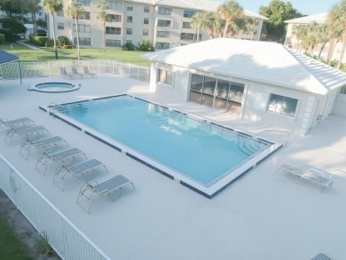 Newly renovated condo for sale, Bright and spacious unit, golf on Bear Lakes Country Club in Florida - for sale on GolfHomes.com, golf home, golf lot